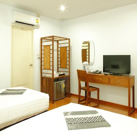 Double Dd House At Mrt Sutthisarn Bangkok Exterior foto