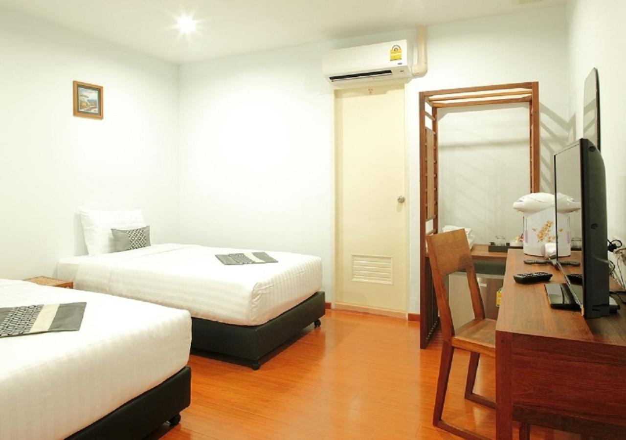 Double Dd House At Mrt Sutthisarn Bangkok Exterior foto