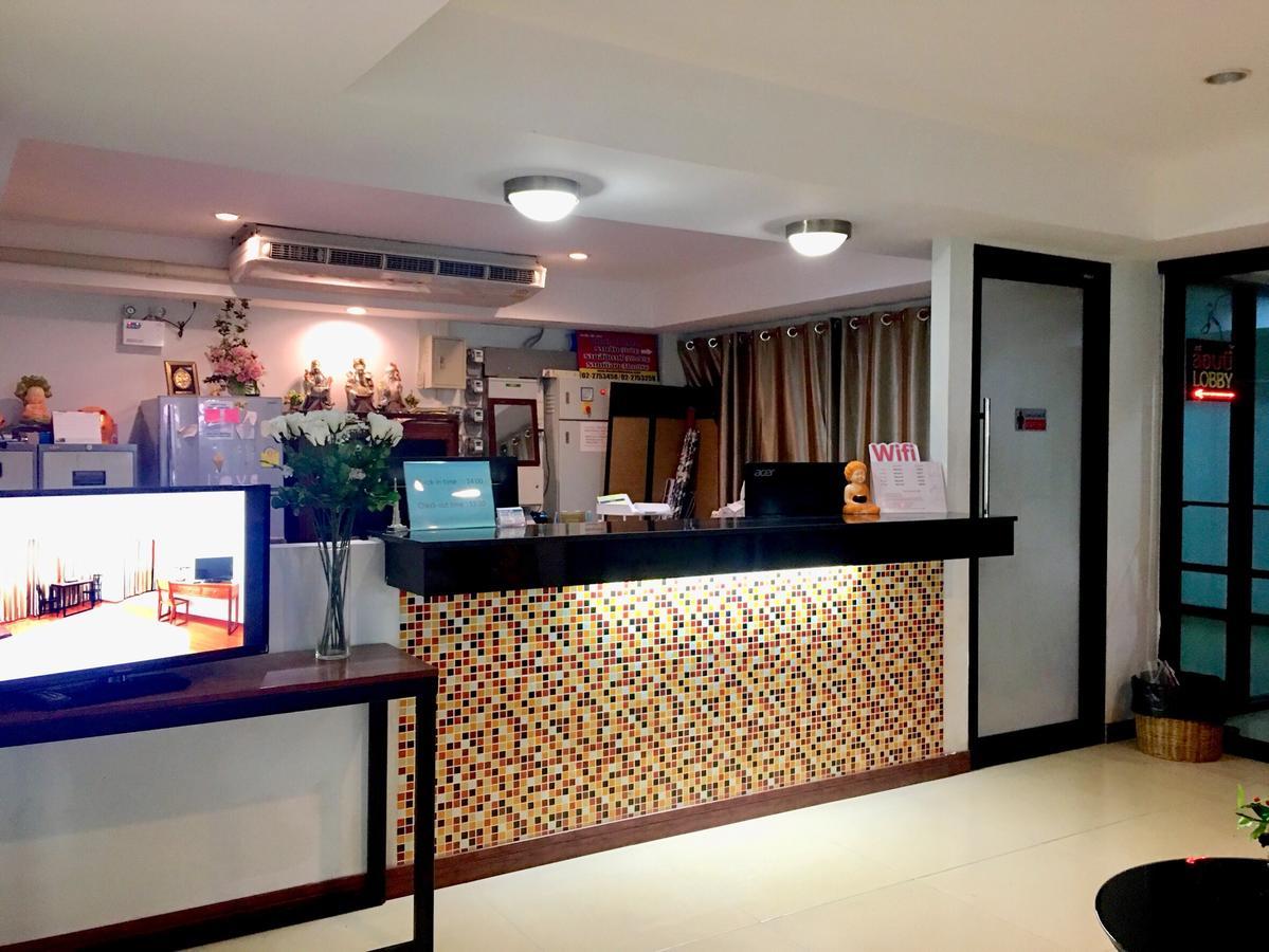 Double Dd House At Mrt Sutthisarn Bangkok Exterior foto